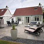Belle Haan *