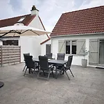 Belle Haan *